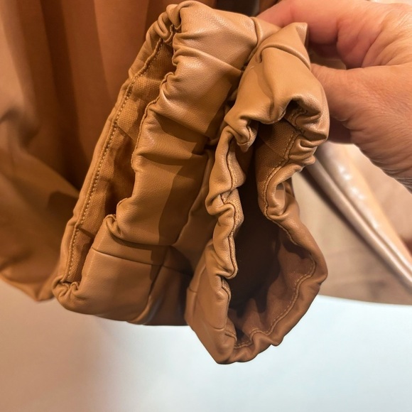 ABERCROMBIE &  FITCH Sz L Paperback Waist Drawstring Faux Leather Joggers Pants - Picture 7 of 9